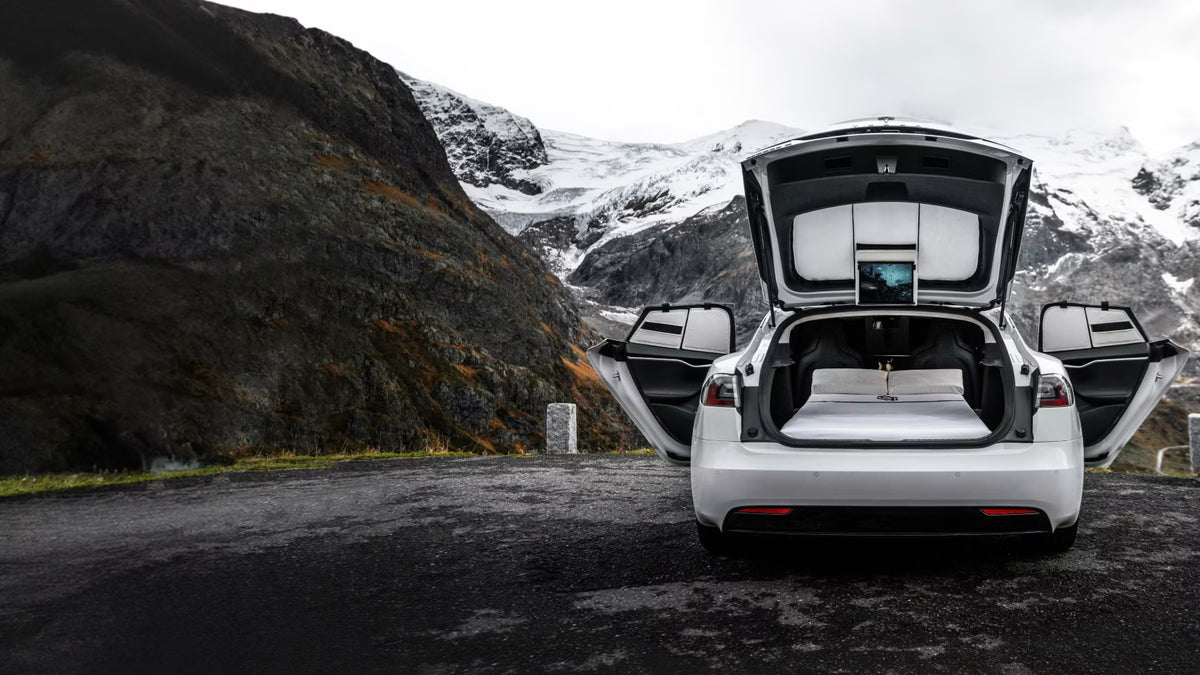 Dreamcase Classic car mattress  for Tesla Model S with WindowBlinds in Switzerland 